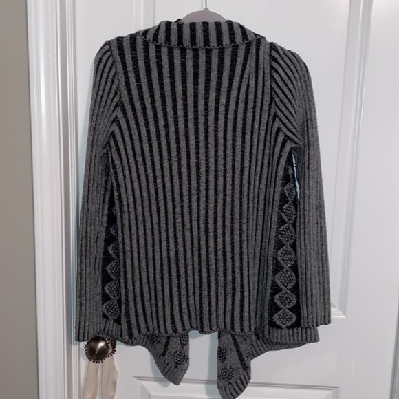 Cardigan - Picture 3 of 3